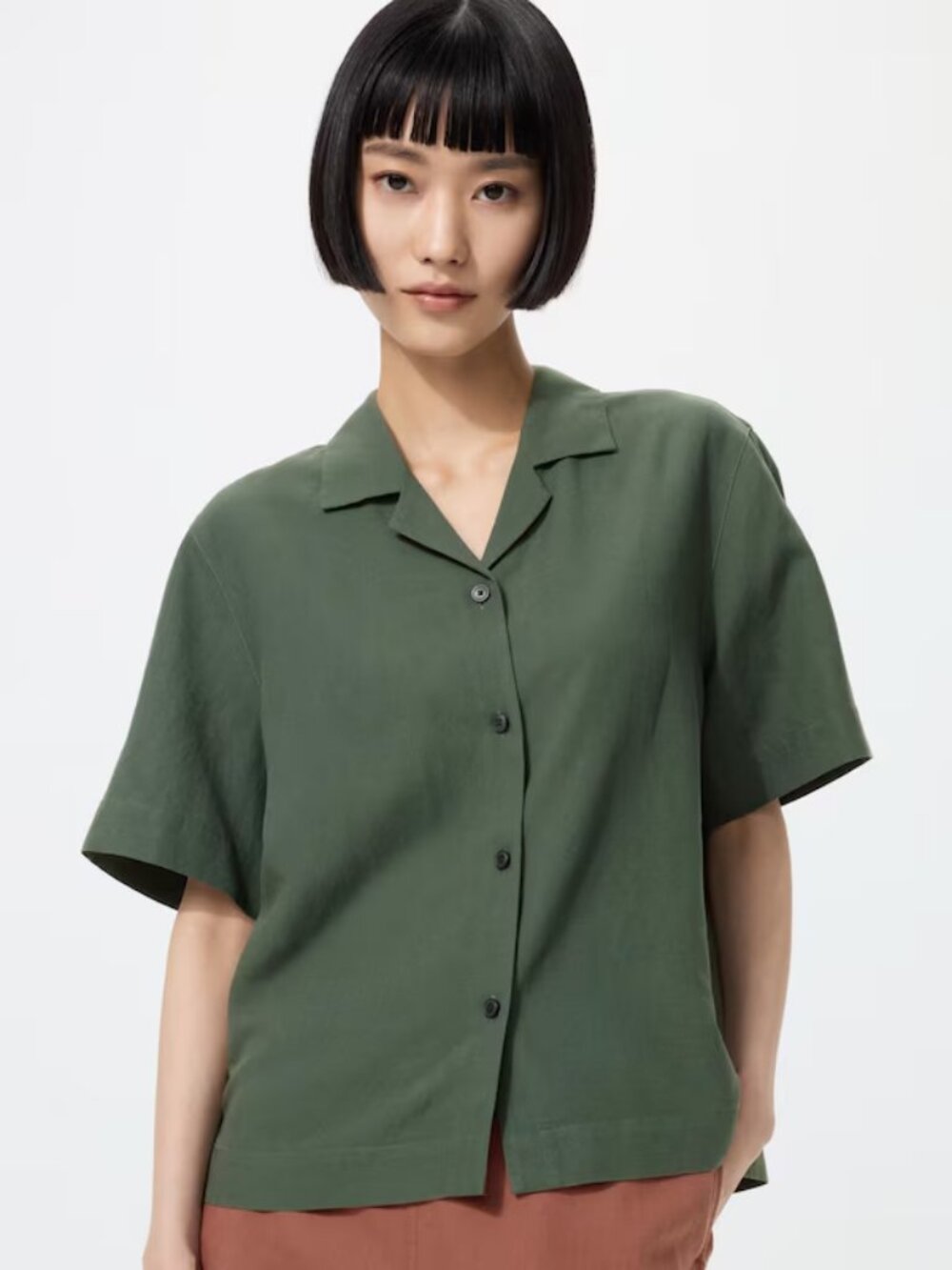 Uniqlo women's linen blend camp shirt in olive green - Medium